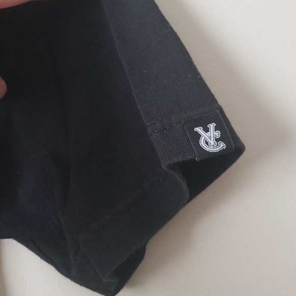 VAN CITY black tee - Picture 3 of 5